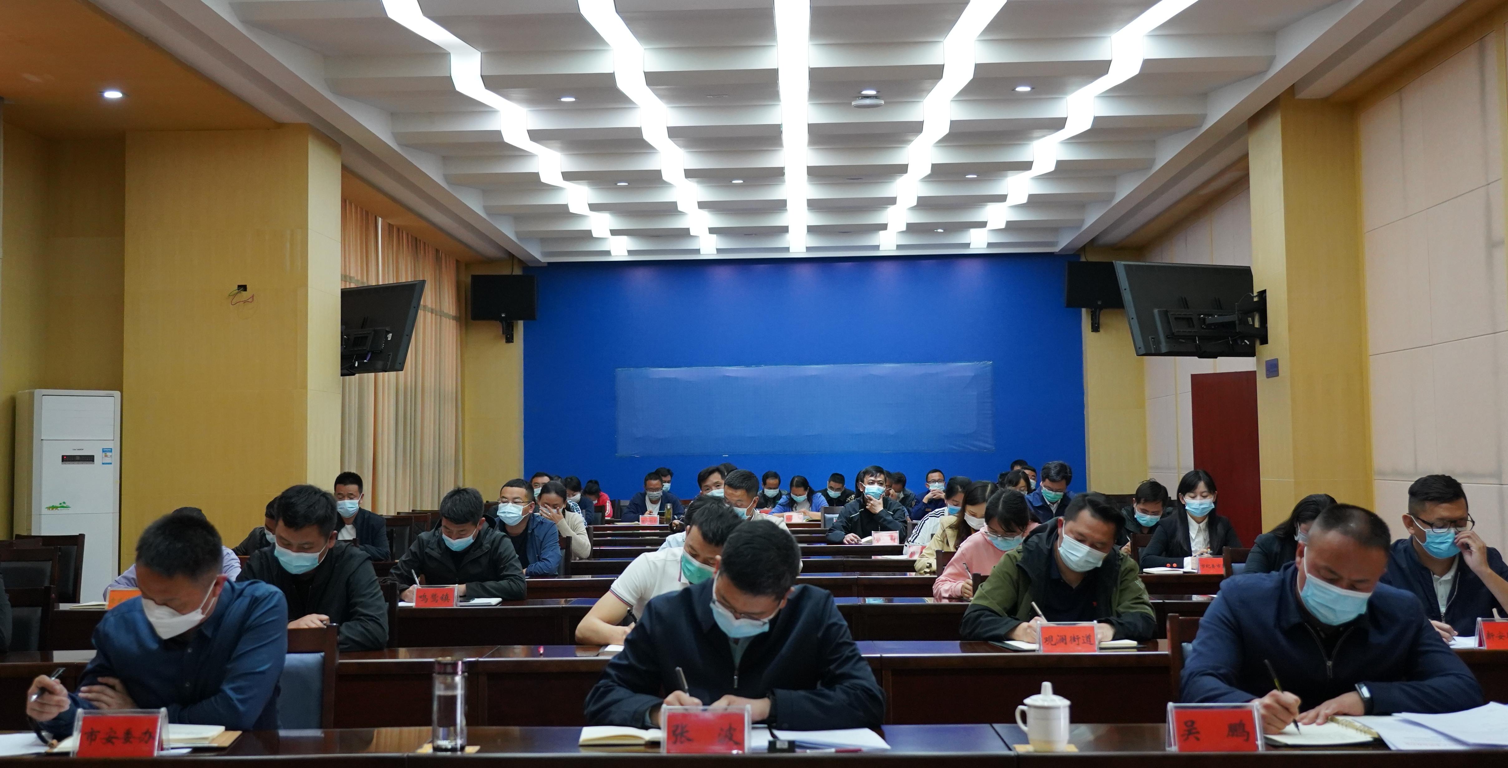 揭秘东航坠机事件最新进展背后的故事，小巷中的意外发现
