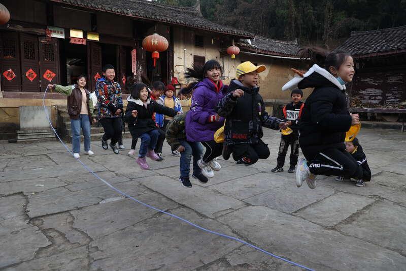 跳绳比赛的欢乐与挑战，一篇250字的作文
