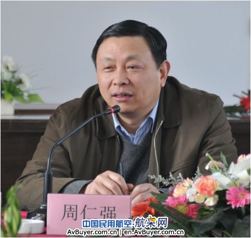 周仁强，时代之光下的杰出人物新篇章